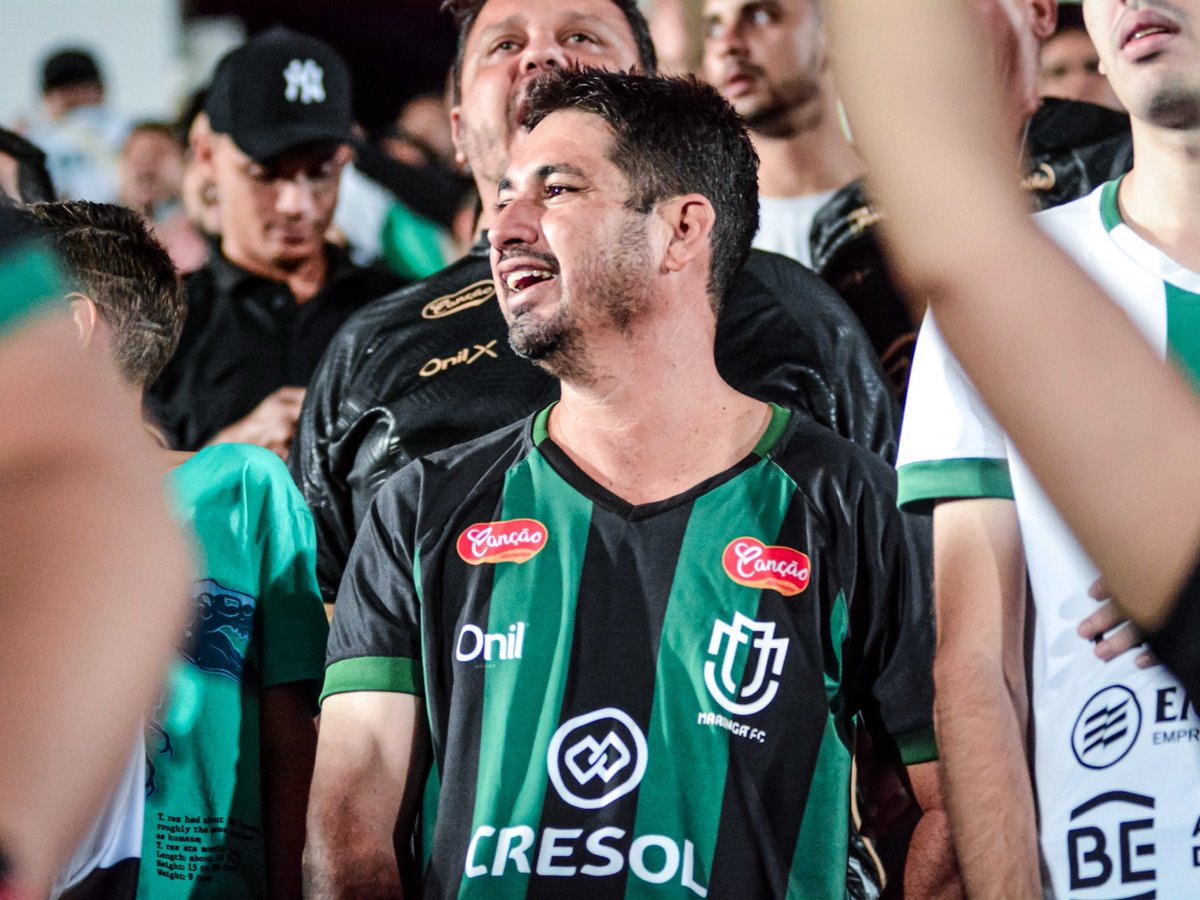 maringafc's tweet image. TBT DO TORCEDOR NO WD! 😍🏟️

Que saudade, chega logo, 2026!

🖤🤍💚

📸 Isabela / João Paulo 

#maringafc #maringa #mfc #futebol #tricolor #brasileiro #sériec