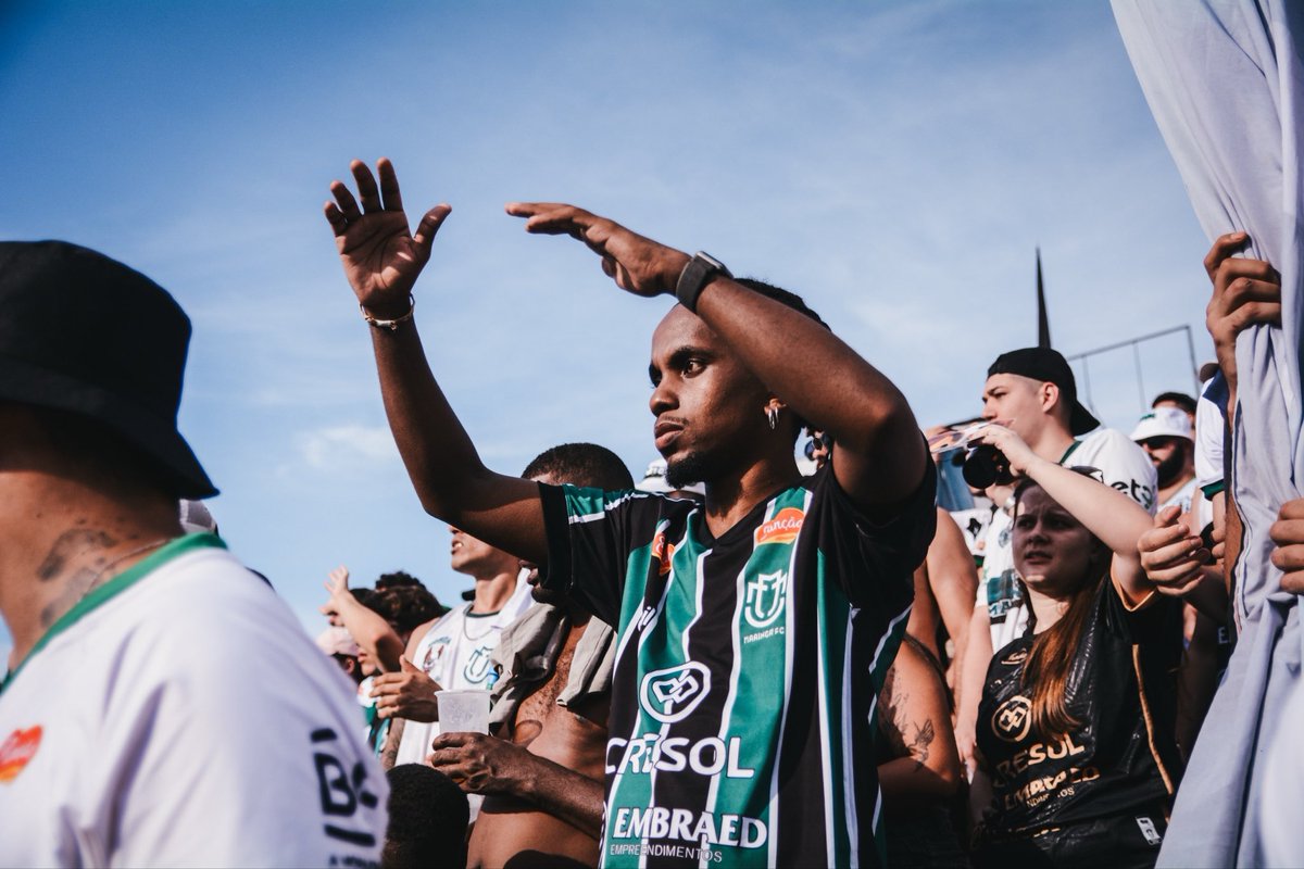 maringafc's tweet image. TBT DO TORCEDOR NO WD! 😍🏟️

Que saudade, chega logo, 2026!

🖤🤍💚

📸 Isabela / João Paulo 

#maringafc #maringa #mfc #futebol #tricolor #brasileiro #sériec