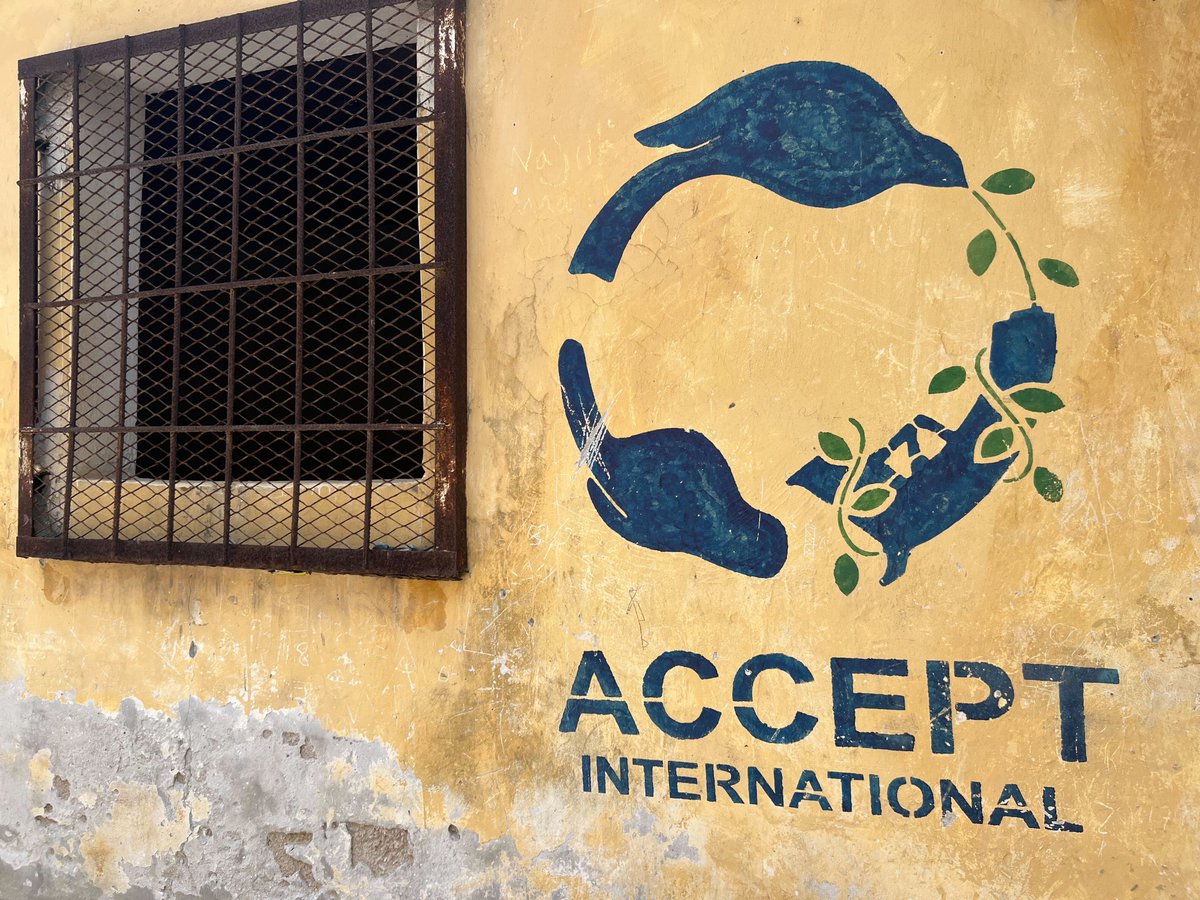 最もタフな刑務所であるモガディシュ中央刑務所での仕事も順調。私たちのスタッフであるヌルが特に頑張っています。彼は17歳の頃に弟を殺された復讐のために武装勢力に入り、その後逮捕され服役する中で私たちと出会い、今ではみんなの先輩として大活躍中。彼だからこそできることがあるということ。