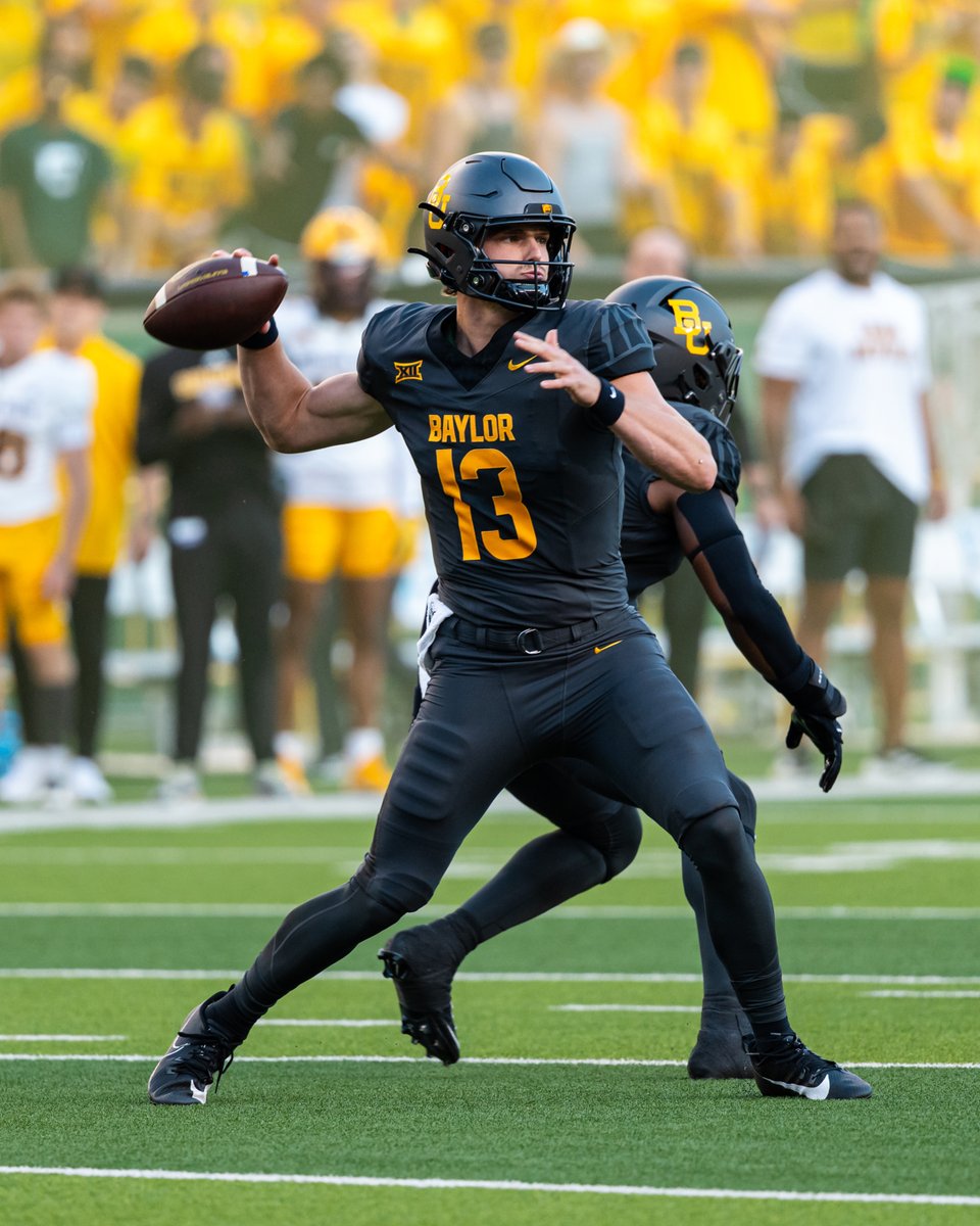 SawDawg leads the nation in:

🟡 Passing Yards (2,058)
🟡 Passing Yards/Game (343.0)
🟡 Passing TDs (19)
🟡 Points Responsible For (122)

#SicEm