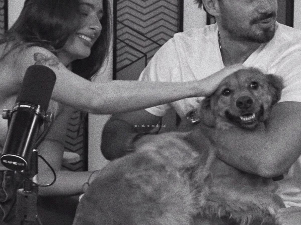 cómo vas a sonreír así carlos por favor 🥹🤏🏽