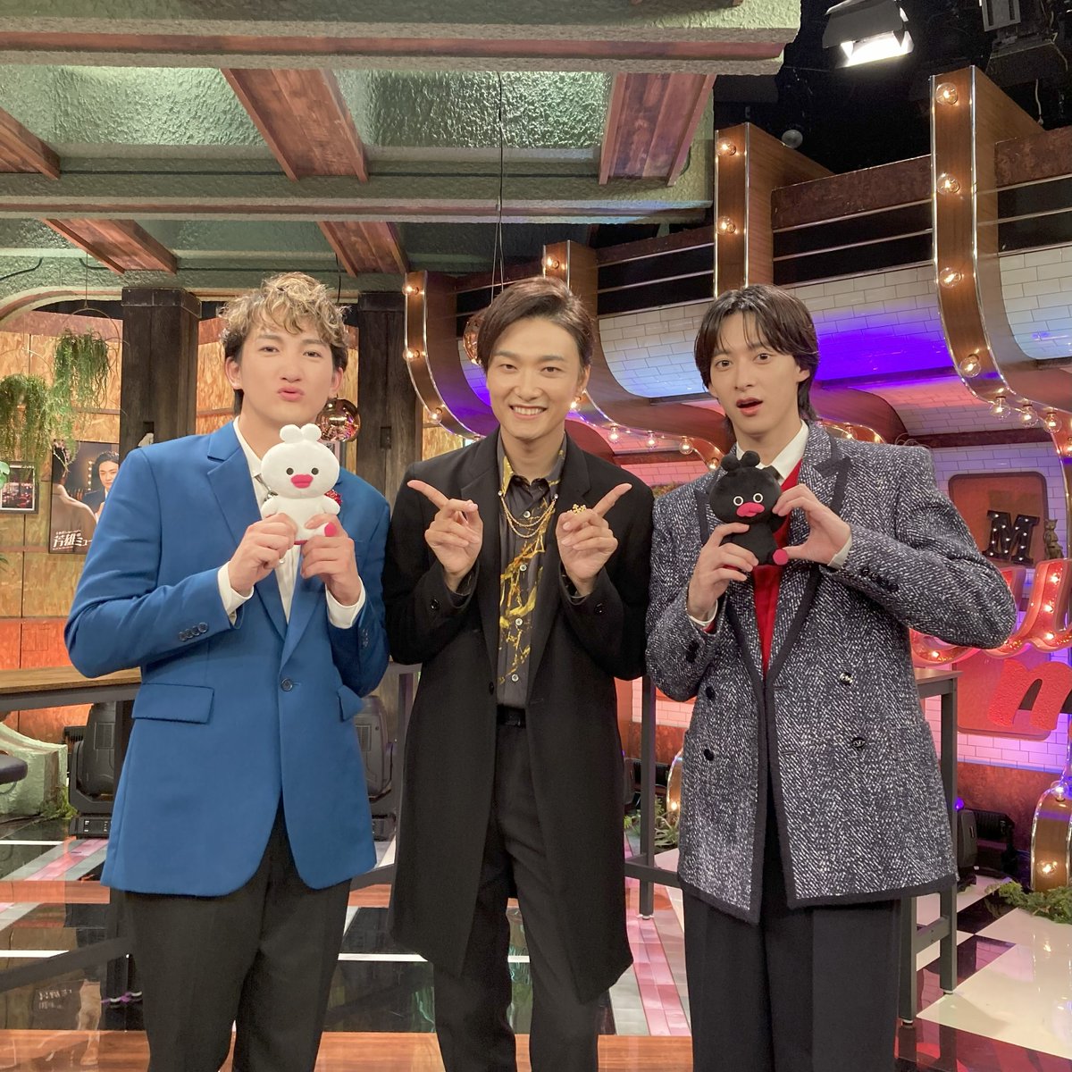 🌹#芳雄のミュー 第26話🌹

MC🎤#井上芳雄 さん
ゲスト👑#伊藤あさひ さん 👑#中桐聖弥 さん
トート&amp;Wルドルフが集合📸🐾

次回は11/20(木)午後10:00📺
木曜日の放送です🌳
今日はこの後のミューFes.も観てから #おやすミュなさい😴

#ミューでエリザ 
#芳ミュクエスチョン の正解は10/19(日)発表✨