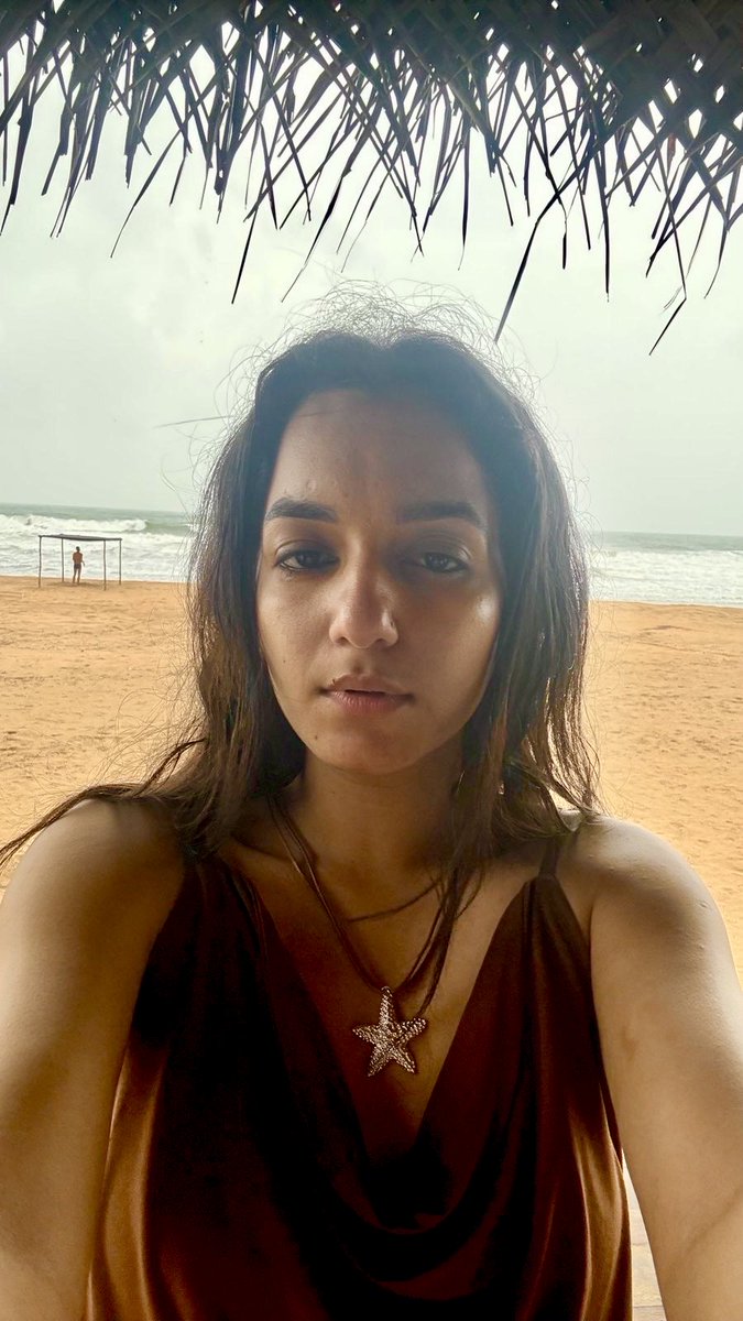 Need a vacation! Need a starfish locket and tanned skin! ⭐️ ☀️ 🌊 

Nothing to do, just sit quietly, click good pictures of the food, ocean and myself! 🍱 📸 🛥️ 

#Goa
