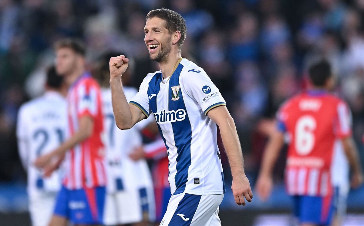 🔙 Brasanac regresará a Butarque

👀 El centrocampista se reencontrará este domingo con el que fue su equipo la temporada pasada, donde jugó dos temporadas y media repartidas en dos etapas distintas. El jugador serbio terminó contrato y no recibió ninguna propuesta de renovación.