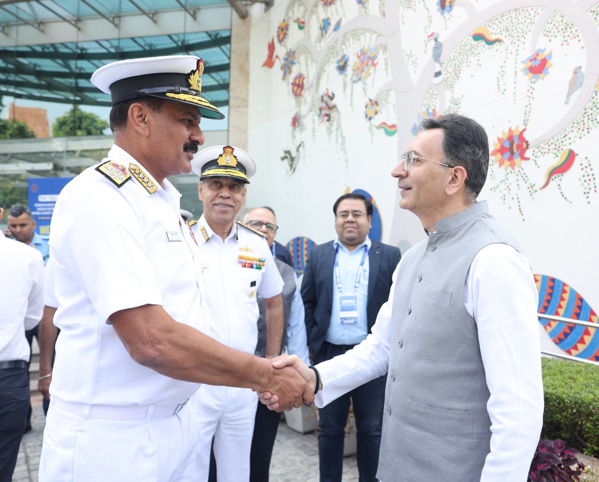 indiannavy's tweet image. Adm Dinesh K Tripathi, #CNS welcomed Shri @JitinPrasada, Hon’ble MoS @GoI_MeitY, at the seminar on "Impact of Cyber Attacks on Maritime Sector and Its Effects on National Security and International Relations", organised by the #IndianNavy at Sushma Swaraj Bhawan today.
The…