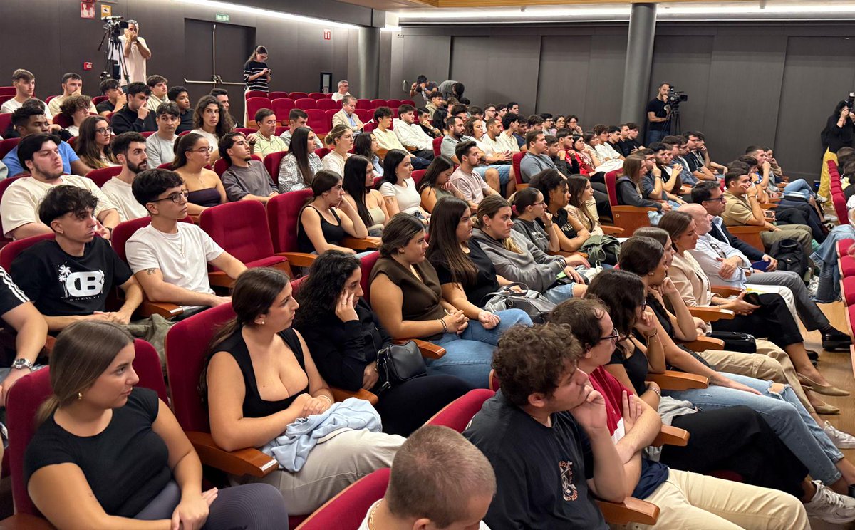 7TVCadiz's tweet image. 🔺️ Este jueves a las 21,30 analizamos las oportunidades de empleo y la industria en Andalucía desde el teatro de la Fundación Cajasol en Jerez.
@Cajasol
@7tvAndalucia
@MoeveGlobal
@Airbus
@GHENOVAofficial
#Controlnet
#PublicacionesdelSur
#Empleo #Industria