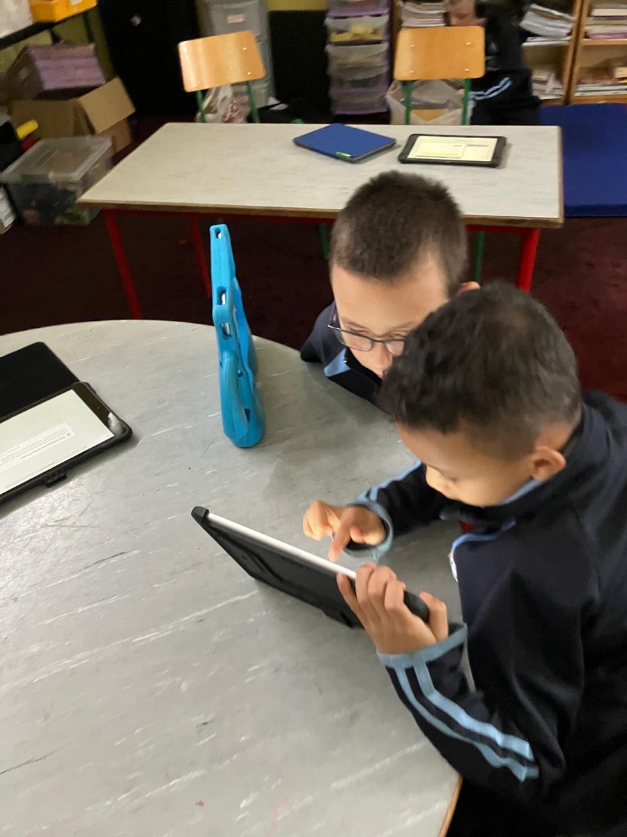 stmarysnsLK's tweet image. First Class have started coding with Mrs Riordan. Teaching children to code in primary school boosts creativity, problem-solving, and critical thinking! It prepares them for a tech-driven future, builds confidence, and makes learning fun 🖥 👩💻 🖥 👨💻 #CodingForKids #STEM