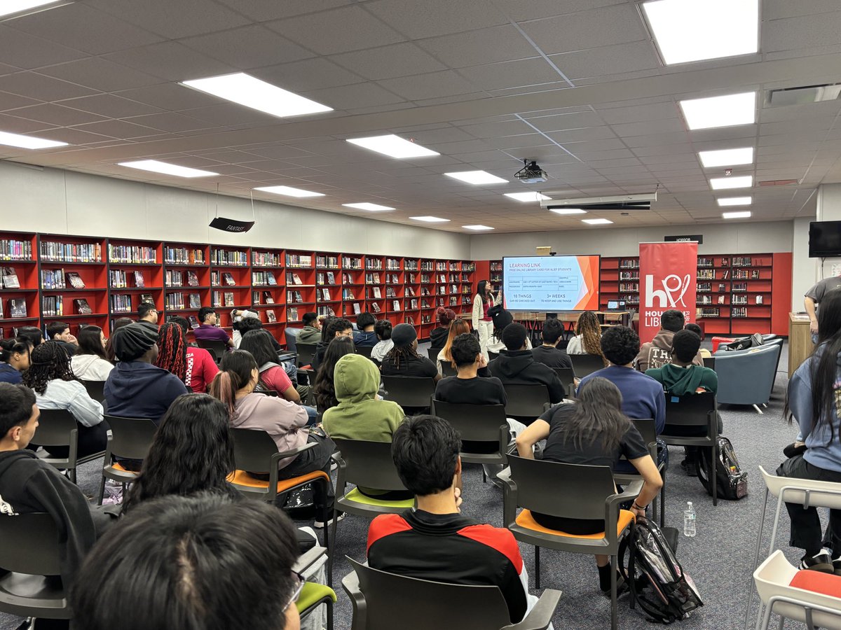 SK4DL's tweet image. #TeenTober is in full swing @ElsikHighSchool 🎉 @Alief_Libraries &amp;amp; @HoustonLibrary teamed up to empower seniors with college prep, scholarship info &amp;amp; FREE resources from #HPL &amp;amp; #TechLink Centers. 🚀 Your future starts NOW, Rams! 🐏
#FutureReady #CCMR @AliefCounseling @AliefTech