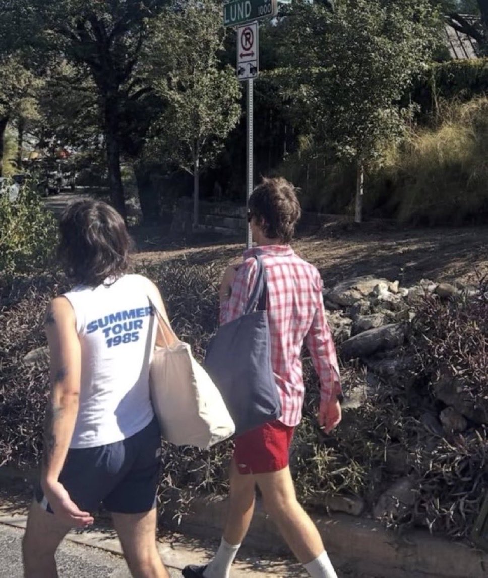 basicbeingbasic's tweet image. am i allowed to say wes has a really nice ass or