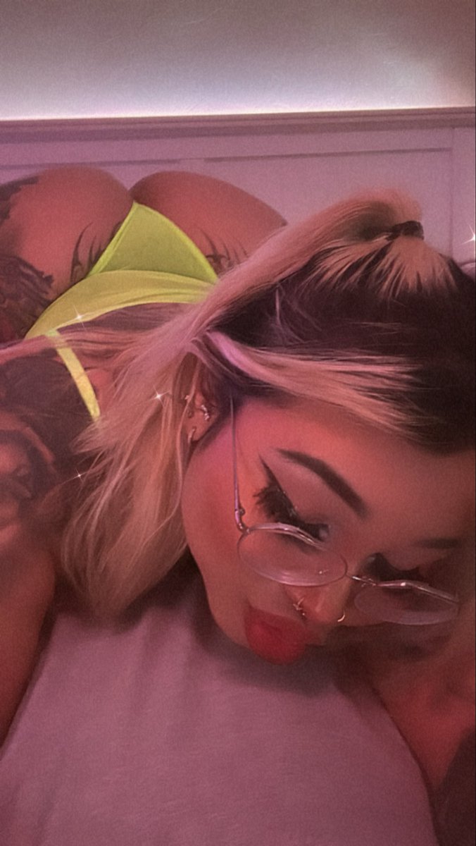 RT for nudes in dms 🤭
Must be following!