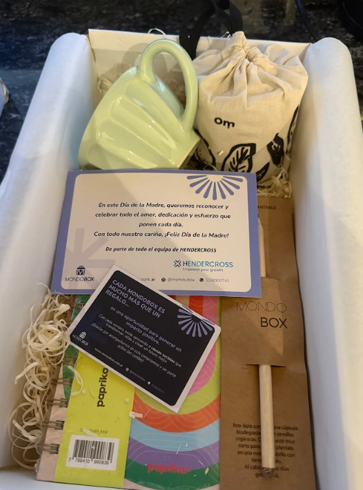 hendercross's tweet photo. Se acerca el Día de la Madre y en Hendercross queremos celebrarlas como se merecen.

Durante esta semana compartimos momentos y regalos con las madres que forman parte de nuestro equipo; mujeres que inspiran dentro y fuera del trabajo. https://t.co/SSl0deIp0i