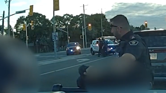 CanadaActivity's tweet photo. Violent smash-and-grab ended by YRP after dangerous vehicle chase, multiple suspects apprehended: https://t.co/qlXGot8whW https://t.co/6Y22mYtn0A