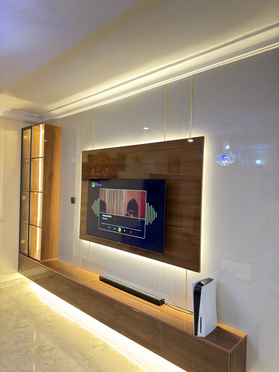 WobazyHomeDesig's tweet photo. Perfect work done โ
#wobazy #wobazyhomedesigns #tvconsole #abuja https://t.co/AbTxo1w0BN