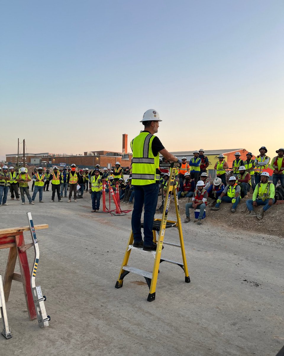 Werner_Safety's tweet image. Master Heights. Master Safety.
Schedule your training today: bit.ly/488747E
#Werner #FallProtection #safetytraining #workingatheight