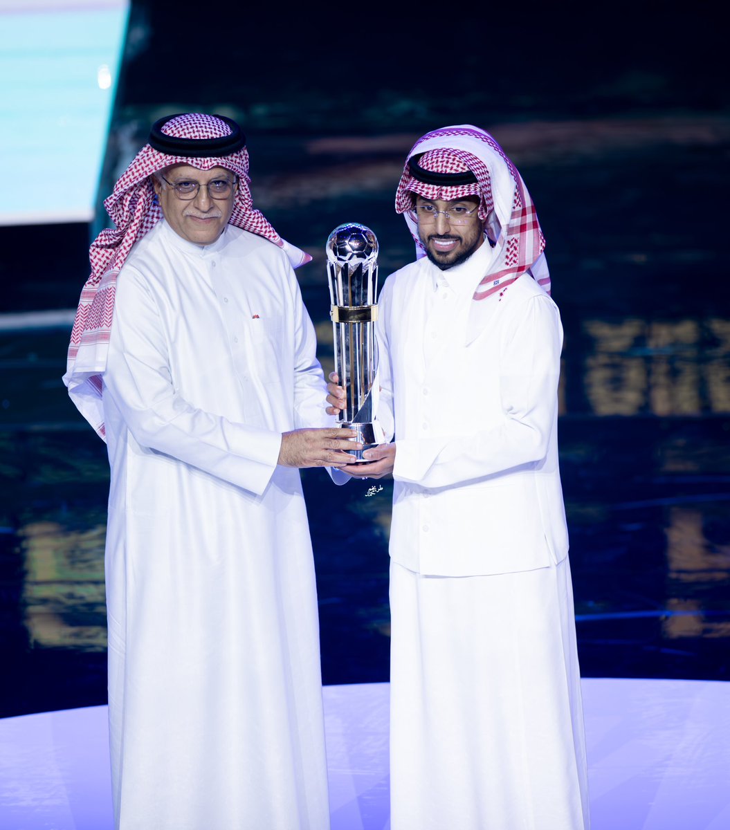ألف ألف ألف مبروك لأفضل لاعب في آسيا.

مبروك للكرة السعودية 🏆
مبروك للمنتخب السعودي 🇸🇦 
مبروك للزعيم الهلال 💙

#سالم_الدوسري  #افضل_لاعب_في_اسيا