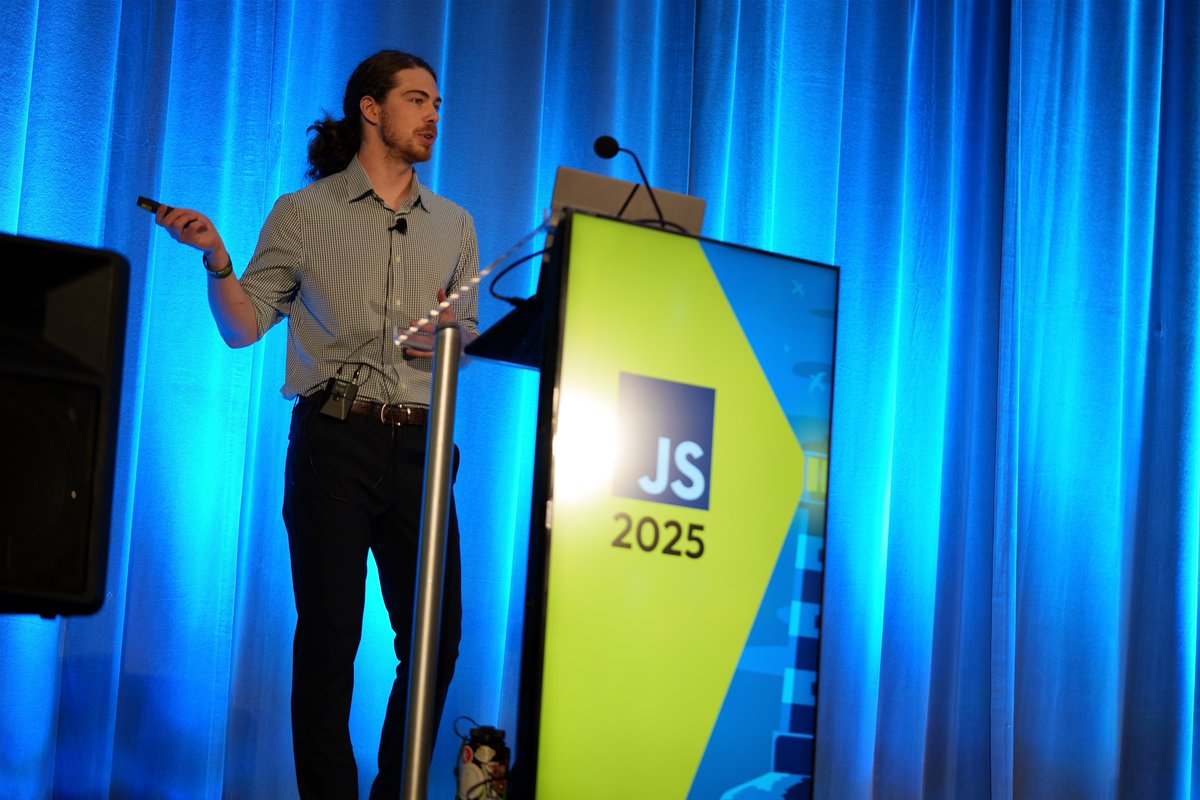 🎉 Congrats to <a href="/ArrowoodTech/">Ethan Arrowood</a> (Ethan) for winning the Leading by Example JavaScriptLandia Award from the <a href="/openjsf/">OpenJS Foundation</a> at #JSConf 2025!

Ethan’s leadership shines across the JS ecosystem—<a href="/nodejs/">Node.js</a>, Undici, WinterCG, and OpenJS committees.

👉 buff.ly/YnbgF5o