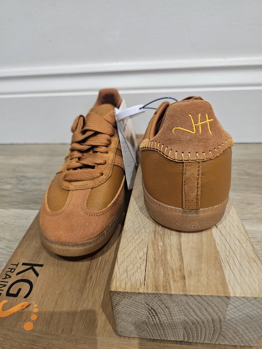 kgstrainers's tweet image. Adidas samba Jonah Hill 
Size 8 UK. 
Brand new boxed with tags 
£85 delivered