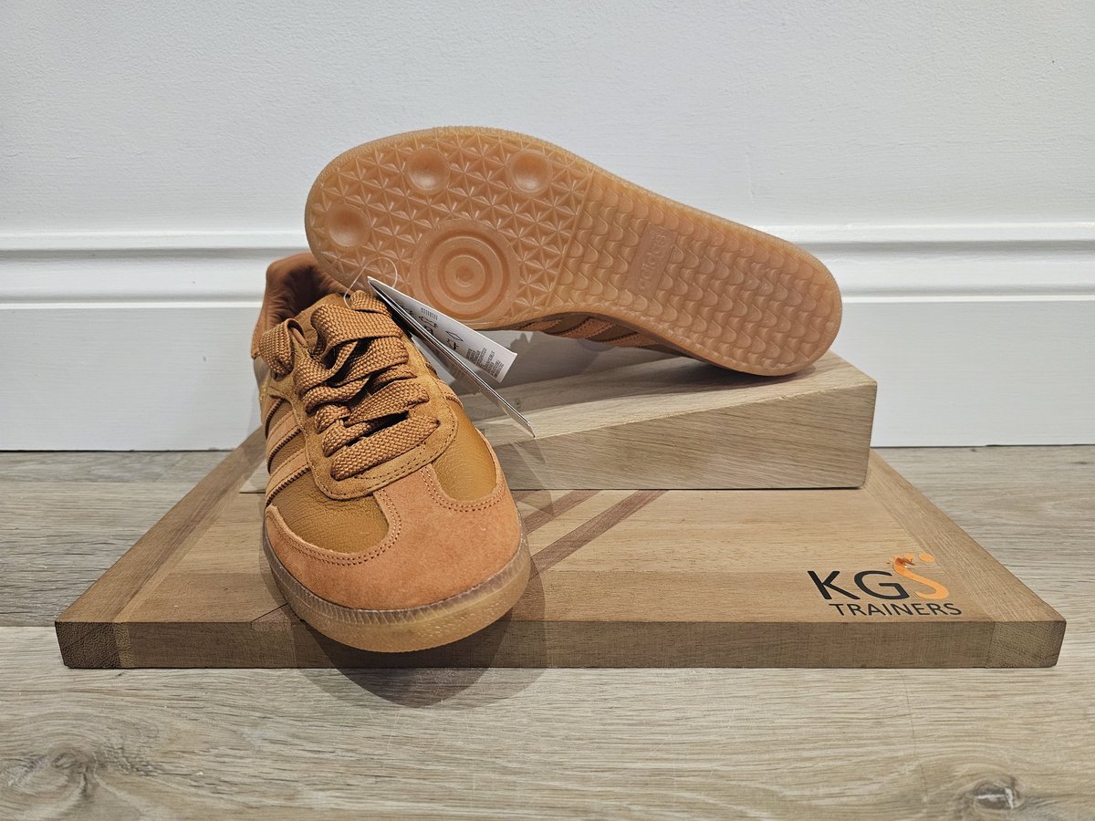 kgstrainers's tweet image. Adidas samba Jonah Hill 
Size 8 UK. 
Brand new boxed with tags 
£85 delivered