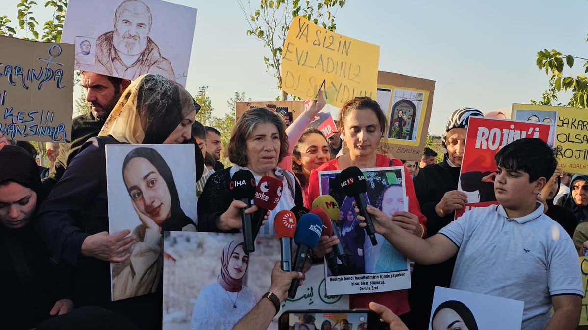 Rojin’in katilleri adalet önünde hesap verene kadar susmayacağız. Onun hayalleri yarım kaldı sesi biz olduk. Rojin için adalet istemekten vaz geçmeyeceğiz. Mücadelemiz adaletin sesi olmak isteyen herkes içindir. 
#RojineNeOldu 
#YaşasınKadınDayanışması