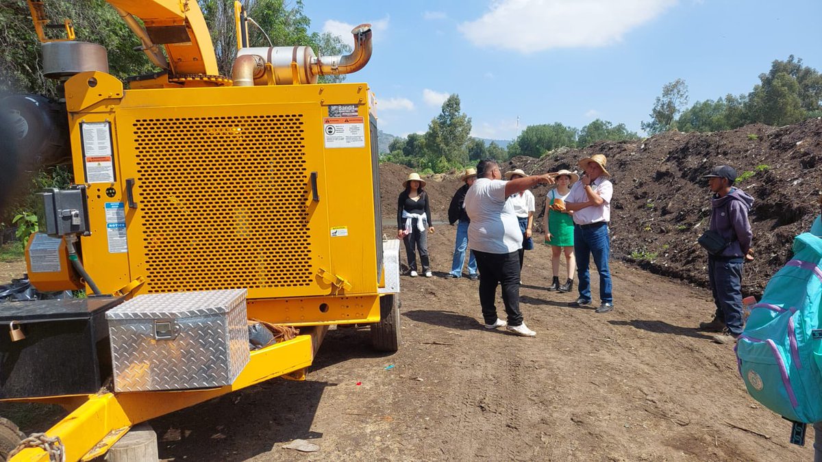 🌳🌵Algo de las actividades , recorrido guiado , visitantes conociendo la operación de PPCLV ( Planta de Producción de Composta , Laboratorio y Vivero Dr. Héctor Mayagoitia Domínguez ) de voz de los operarios 🌳🌵

#reciclaje   #ecologia  #compostaje
#direcciondeserviciosgeneral