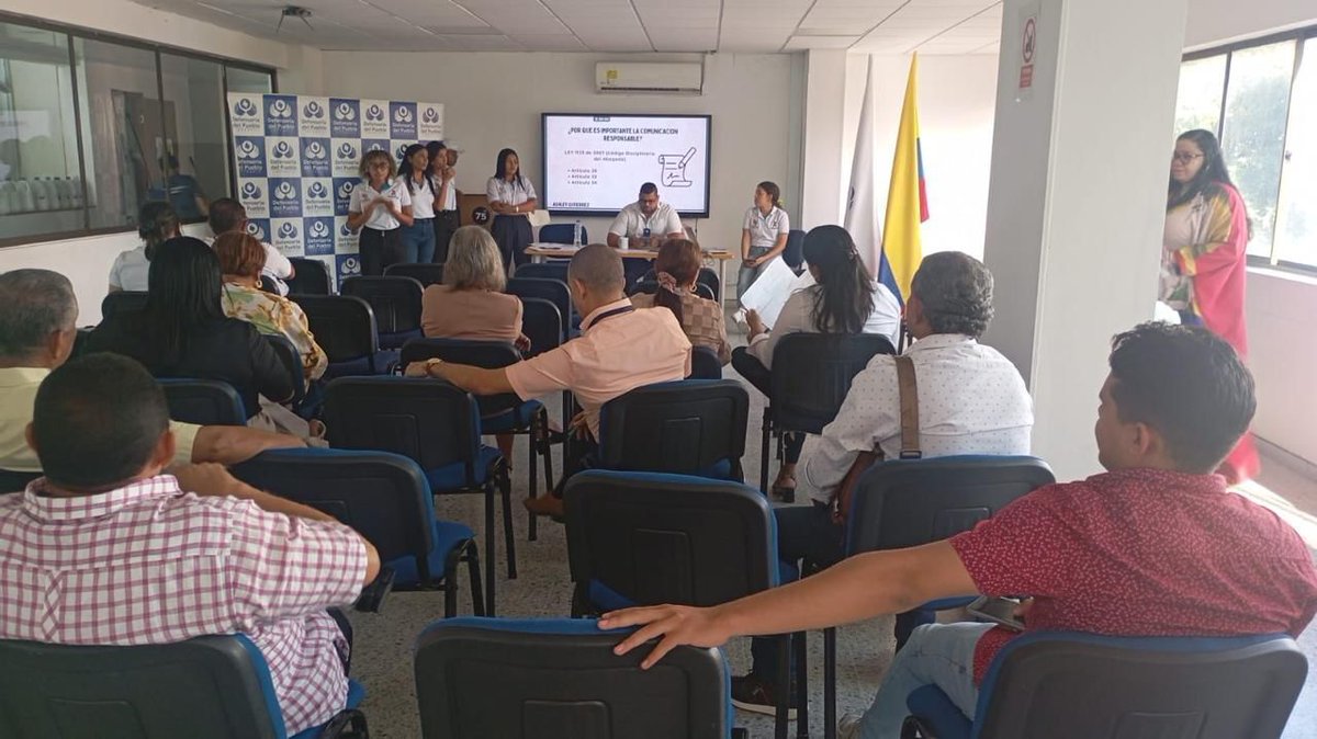 Fomentamos una comunicación responsable y empática en La Guajira

Realizamos el conversatorio 'Comunicación responsable y no violenta en el ejercicio del derecho' en Riohacha, espacio de reflexión con funcionarias, funcionarios, defensoras, defensores públicos y estudiantes de la