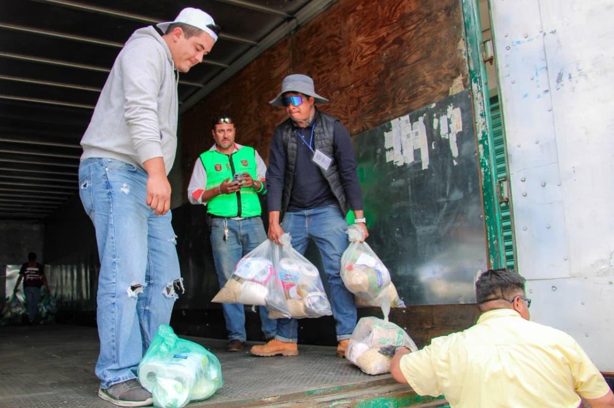 PoderNoticiaPue's tweet image. 💚 #Entérate Más de nueve toneladas de ayuda salen desde Huejotzingo rumbo a la Sierra Norte 🚛, coordinadas con el Gobierno del Estado para apoyar a familias en el albergue de Xicotepec. 🌽🤍
@Gob_Puebla @GobHuejotzingo
#Huejotzingo #SierraNortePuebla #PoderNoticiaPue…