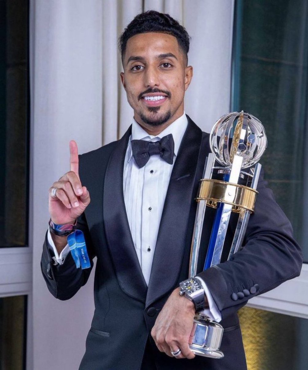ويبقى السوال 

هل سالم اعظم لاعب سعودي في تاريخ السعوديه؟