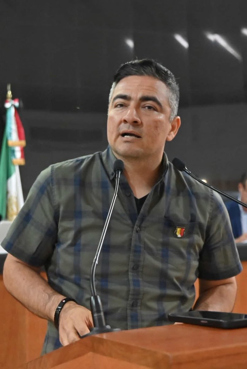 Desde la máxima tribuna del Congreso del Estado, el diputado SErgio HUerta Leggs expresó su orgullo por las raíces, la historia y el presente de su comunidad natal Cabo San Lucas, en el marco de sus fiestas patronales.
Recordó que Yenehamú, como se conocía en lengua pericú, ha