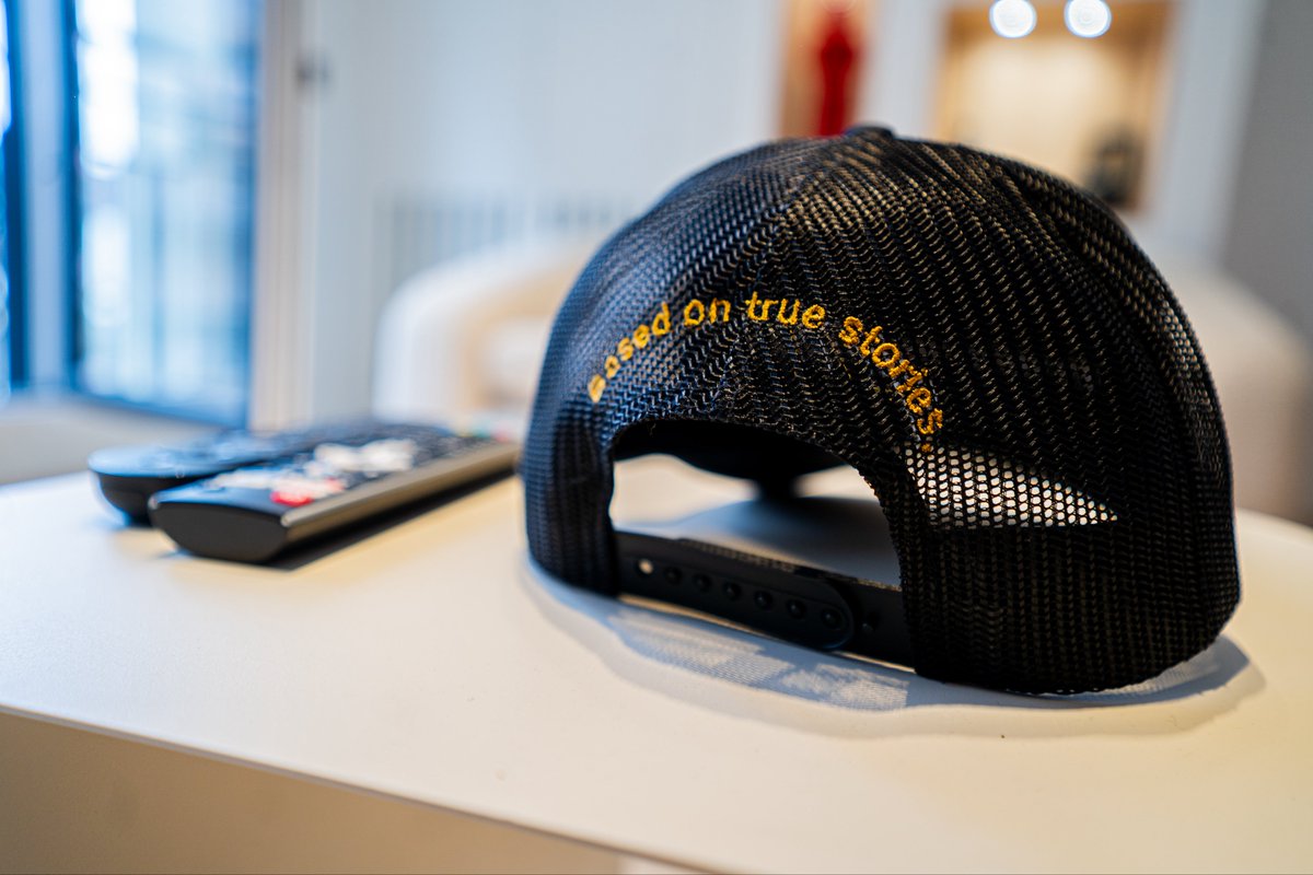 It’s not a videoshoot. 

SnapBack Trucker Cap

Pre-Order Now 🌍: 

ronnengesefilms.com/shop/ols/produ…