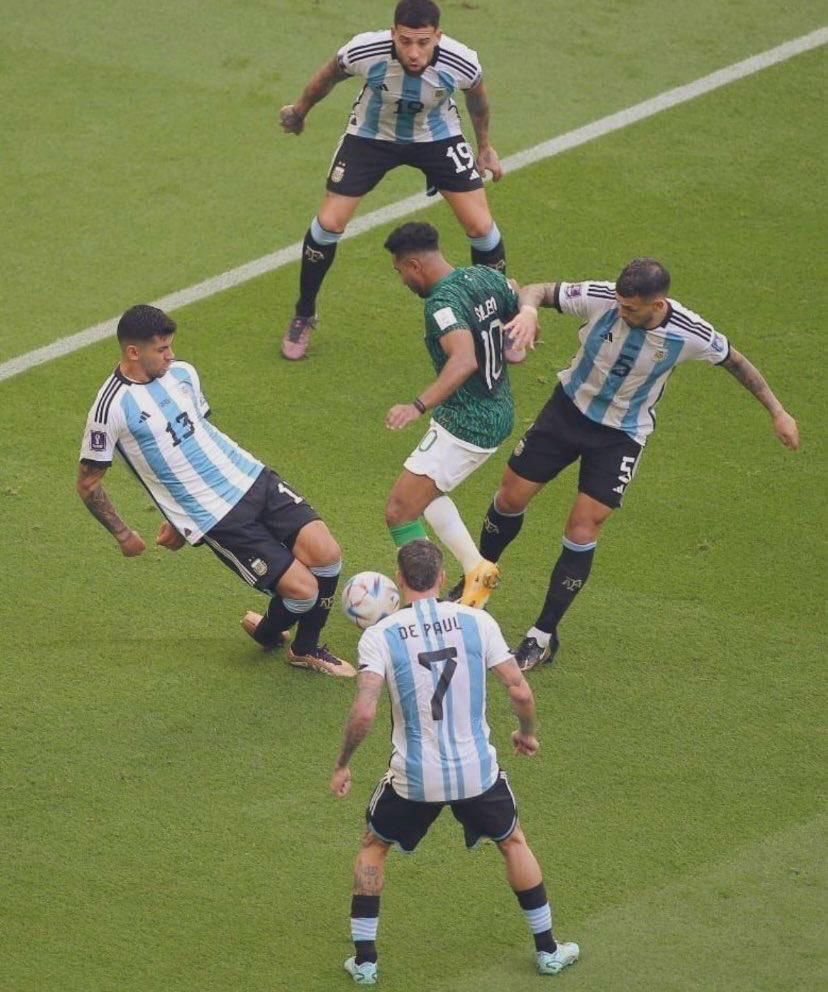 aasheq99's tweet photo. #افضل_لاعب_في_اسيا
هو الأفضل سعودياً على مر التاريخ 💙💙
أسطورة الكره السعوديه ( سالم الدوسري) 💙💙 https://t.co/icn0ieEPUA