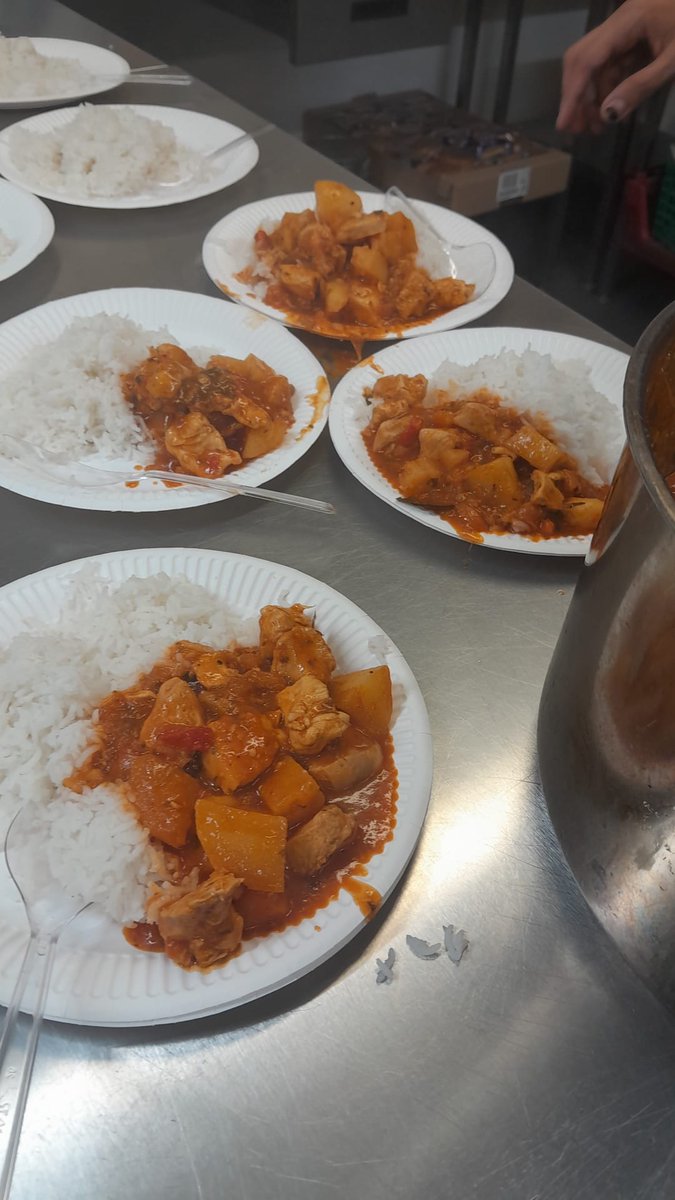 steps4change's tweet photo. The kids had so much fun today! 🎉
They loved every bite of the delicious rice, potatoes, and chicken sauce 😋🍛🍗
Laughter, smiles, and full tummies all around! ❤️

#Steps4Change #FeedingSmiles #CommunityLove #KidsJoy #GivingBack https://t.co/9OxLTusHPC