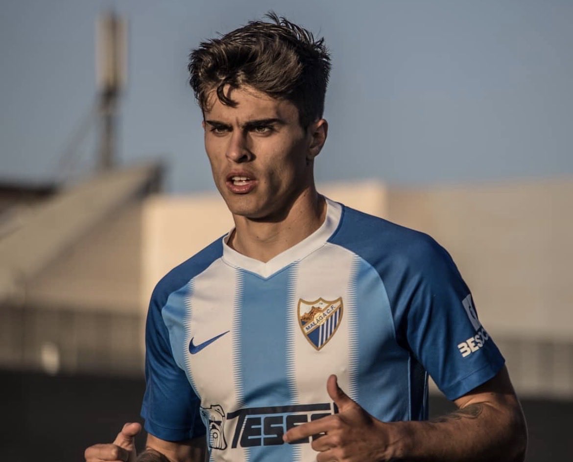 🔙 Juan Cruz se enfrentará por primera vez al Málaga, donde dio sus primeros pasos como futbolista en España. Un duelo especial, lleno de emociones y recuerdos, en el que buscará demostrar lo que ha crecido desde aquellos años en la categoría alevín hasta llegar al primer equipo.
