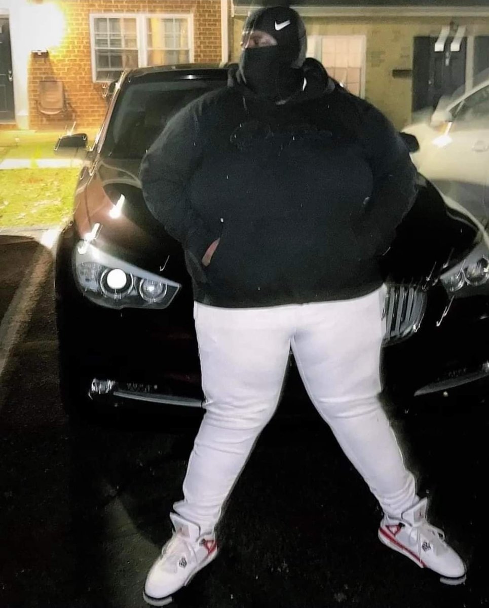 StareAtCode247's tweet image. Yooo that&apos;s crazy I also just moved to sf. Let&apos;s link up with the gang fr. Names dquan flavius shaquile.