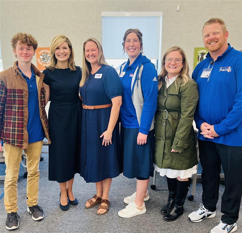 Comp_Nieshalla's tweet image. Today’s meeting with @NCHCChamber members was one of great engagement &amp;amp; thoughtful discussion! Not only did I have the opportunity to highlight Indiana’s solid financial standing, but we also heard from two outstanding students at Heartland Christian School! #AtYourService