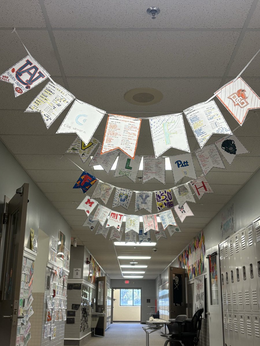 Lisa Van Curen tweet media