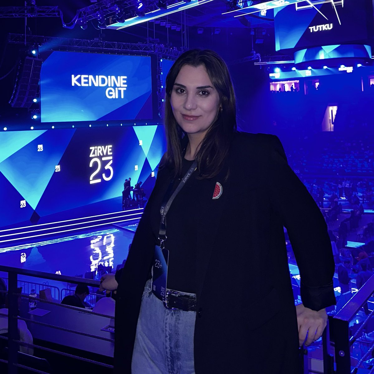 “Kendine git” mottosuyla, herkesin kendi potansiyeline doğru bir yolculuğa çıktığı ilham dolu bir gün yaşadık.

⛰️ #zirve23 ; fikirlerin, vizyonun ve cesaretin aynı sahnede buluştuğu, geleceğe dair umut veren bir atmosfer sundu.