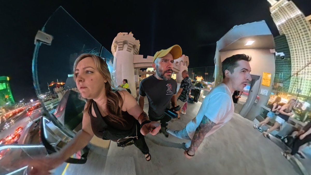 Hundar's tweet image. hello I started a new channel with Aleks &amp;amp; Lindsey called LITTLE BROTHER.  if you would like to see it and pledge your blade to defend it (subscribe) I will post a link to it below.  okay thanks have a great Thursday ⚔️