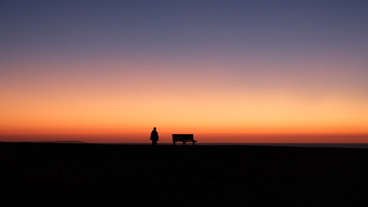 nev_in_color's tweet photo. moments before the sunrise. https://t.co/S3izAbVyPb