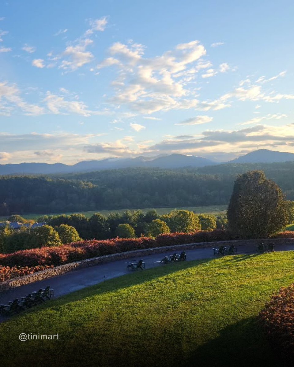 BiltmoreEstate's tweet image. 🍁 Embrace the crisp mountain air, then retreat to unparalleled gracious hospitality at The Inn on Biltmore Estate.

Secure your autumn getaway now: bit.ly/3WqbU90

#Biltmore #StayatBiltmore #FallColor #BlueRidgeMountains