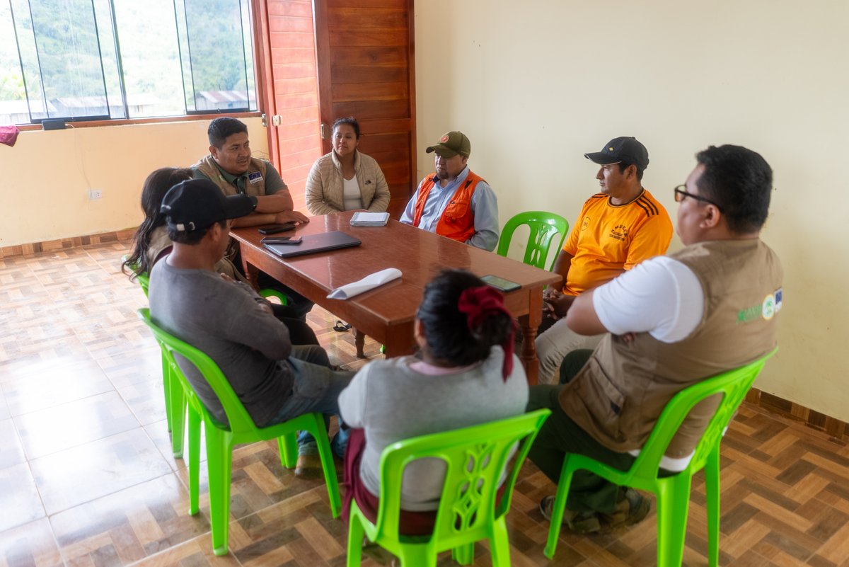 PROGRESO3's tweet image. Representantes de la @apciagencia realizaron una visita de supervisión al Proyecto VRAEM Sostenible, verificando en campo el cumplimiento de las actividades planificadas.
📍Proyecto ejecutado por @PROGRESO3  y @AVSFlatam , con el financiamiento de la @UEenPeru