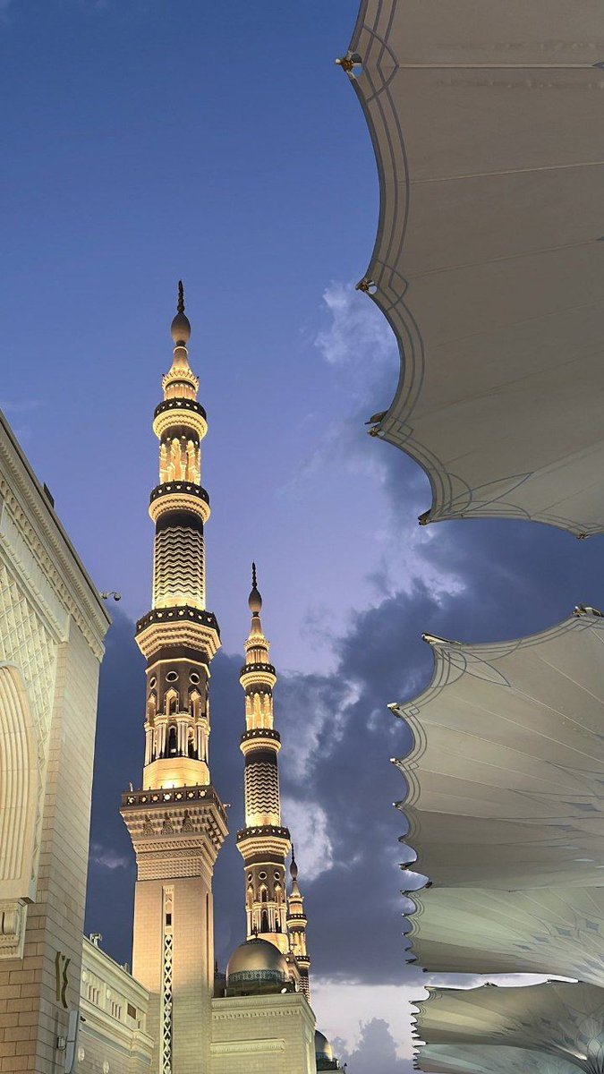.

. 

أكثروا من الصلاة على النبي، فإنَّ صلاتَكم معروضةٌ عليه. ﷺ

. 

#ليلة_الجمعة
