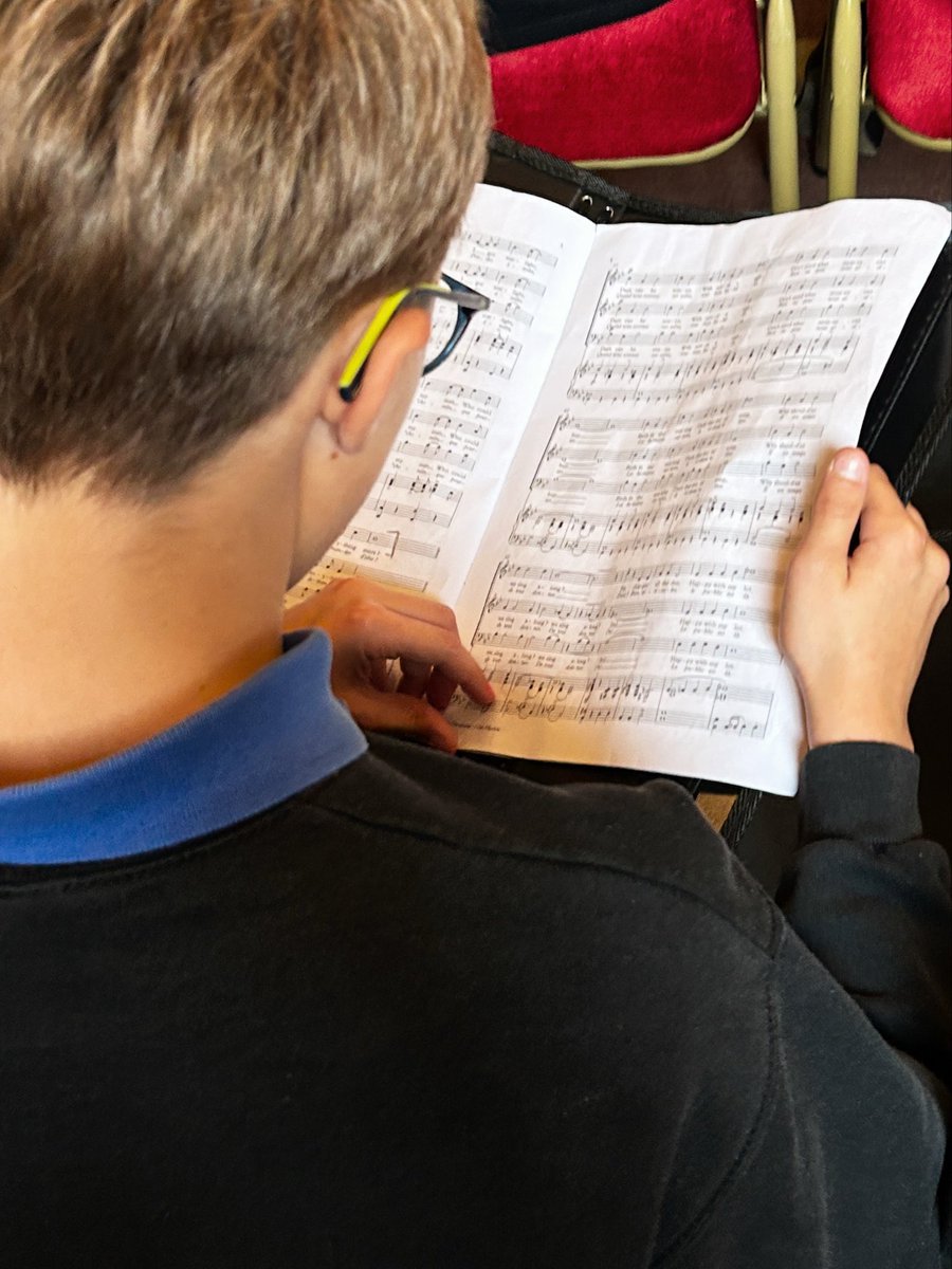 Cérémonie de parrainage et marrainage pour la Scuola et la Maîtrise de Caen, en présence de Sabine Devieilhe et Cyrille Dubois.
Un moment symbolique pour les jeunes chanteurs qui poursuivent la belle tradition musicale caennaise.