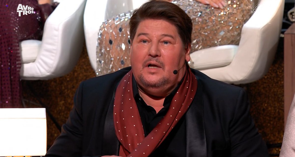 Nee, ik huil niet. JIJ huilt. "Godsamme!" riep Martijn, dat is inderdaad het enige juiste woord. Méér dan terecht, die staande ovatie. #Televizierring