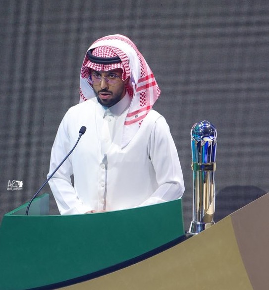 كلما استحضرت ترسانة مهاراته الفردية وتمريراته الذهبية وأهدافه السينمائية أيقنت أن سالم الدوسري يستحق أن يكون نجم آسيا الأول 2025
مبروك لنجمنا الكبير سالم.. مبروك قائد الأخضر والهلال.. تستاهل
💚🤍💙

#افضل_لاعب_في_اسيا
#جوائز_الاتحاد_الاسيوي