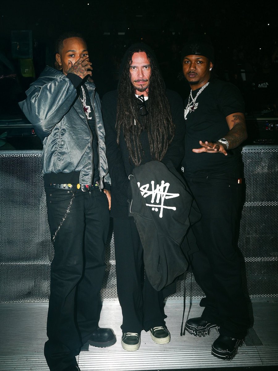 Lidestywurld's tweet image. Homixide Gang with Korn's James "Munky" Shaffer at their LA show 📸