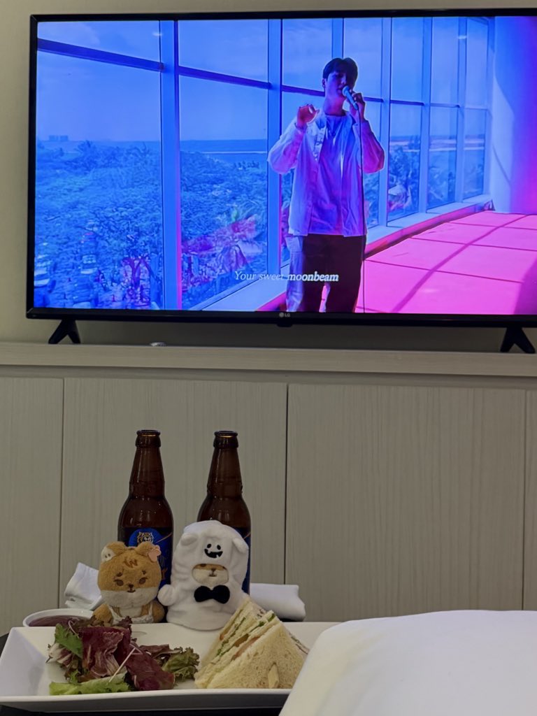 숙소 오자마자 맥주맥주 외쳣슨