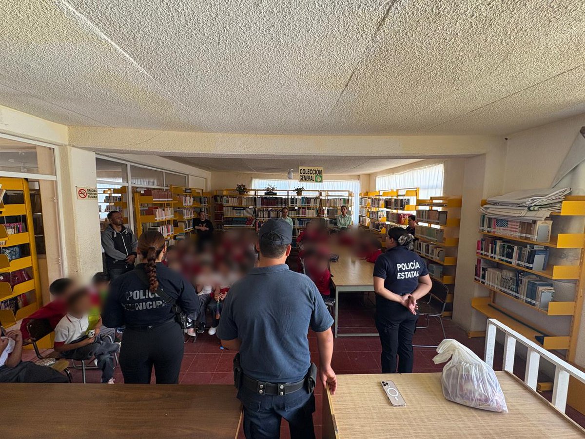 sspdgo's tweet image. a través del Mando Único, donde les ofrecieron pláticas informativas de prevención del Bullying, valores, y actividades lúdicas, todo esto con el esquema nombrado “Mi Amigo El Policía”. #DurangoSeguroRespetuosoyEnPaz #SeguridadResponsabilidadCompartida #SSPDgo.