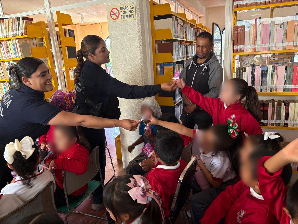 sspdgo's tweet image. a través del Mando Único, donde les ofrecieron pláticas informativas de prevención del Bullying, valores, y actividades lúdicas, todo esto con el esquema nombrado “Mi Amigo El Policía”. #DurangoSeguroRespetuosoyEnPaz #SeguridadResponsabilidadCompartida #SSPDgo.