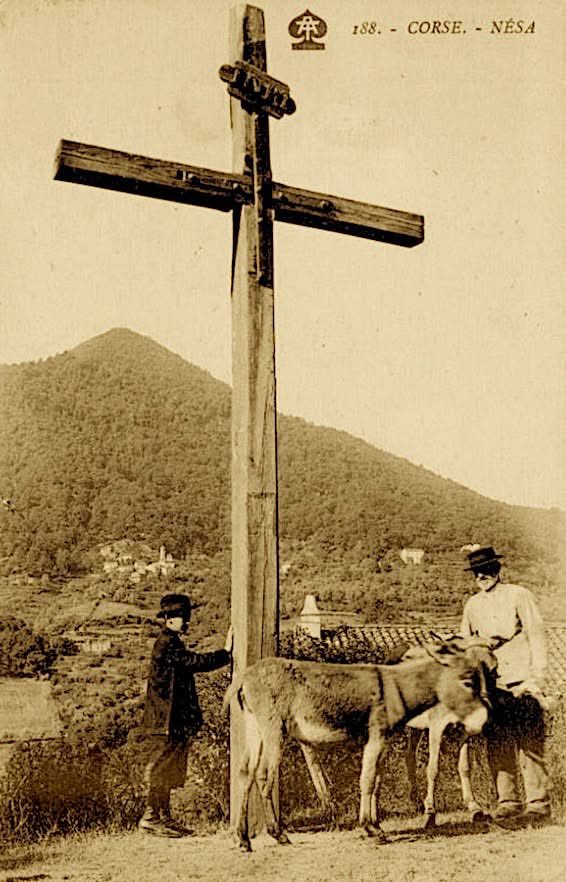 MissPeelEmma's tweet photo. ON NE TOUCHE PAS AUX CROIX, EN CORSE COMME AILLEURS, CEUX QUI NE SONT PAS CONTENTS QU'ILS AILLENT AILLEURS. https://t.co/1qwypoh98T