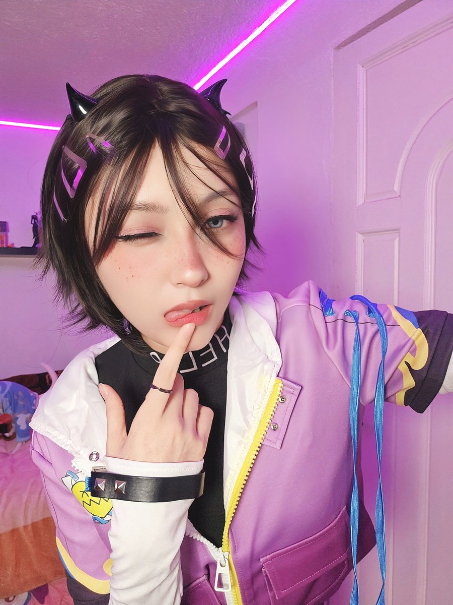 ₊˚ ୨ৎ ᴠᴀɴɪᴛʏᴍᴏᴏɴ 🌸 tweet media